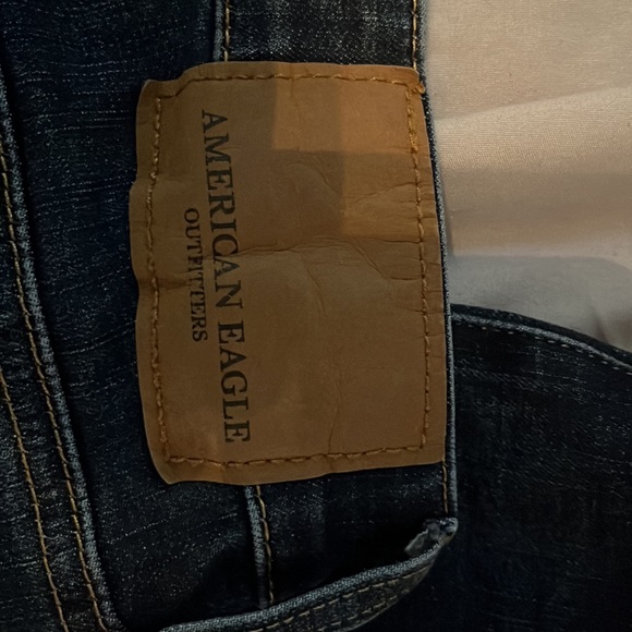 Distressed American Eagle jeans - Picture 3 of 3